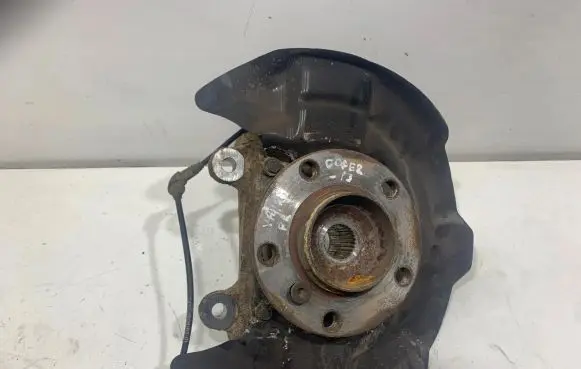 Mini Cooper Countryman R60 Front wheel hub spindle knuckle