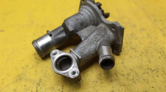 Ford Fiesta Thermostat housing BM5G-9K478-AB