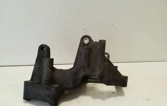 Mitsubishi Outlander Power steering pump mounting bracket 4450A179