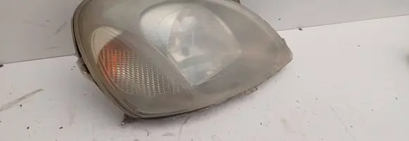 Toyota Yaris Headlight/headlamp