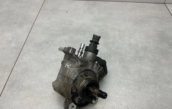 Hyundai i40 Fuel injection high pressure pump 331002A600 0445010596