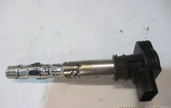 Volkswagen Transporter - Caravelle T1 High voltage ignition coil 06F905115F