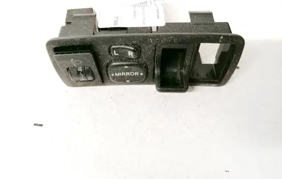 Toyota Yaris Wing mirror switch 183574