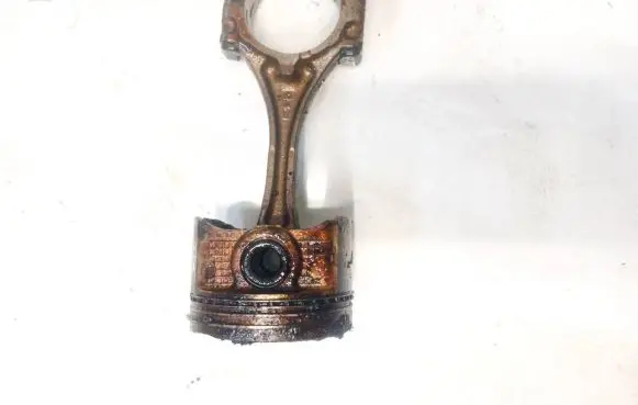 Lexus IS 200-300 Piston with connecting rod