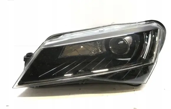 Skoda Superb B8 (3V) Headlight/headlamp 3V1941015A