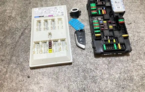 BMW i4 Central body control module 5B31359 013001002