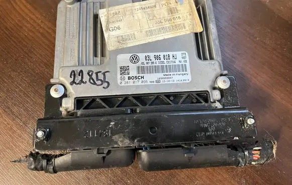 Volkswagen Sharan Engine control unit/module 03l906018hj 0281017096