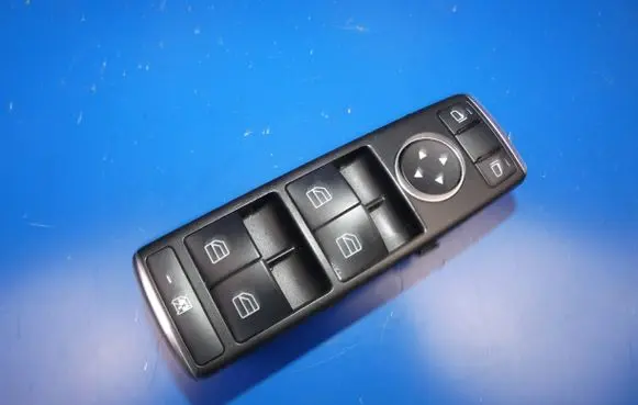 Mercedes-Benz A W176 Electric window control switch 10021506