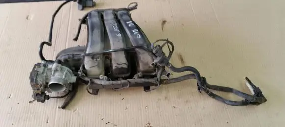 Volkswagen Up Intake manifold 04C133201H