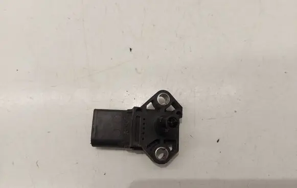 Volkswagen Golf V Air pressure sensor 0281002401 038906051C