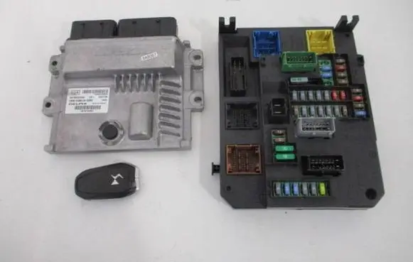 DS Automobiles 4 Engine ECU kit and lock set 9804828580