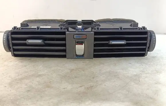BMW 4 F32 F33 Dash center air vent grill 9218552 508835