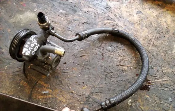 Rover 75 Power steering pump QVB101401