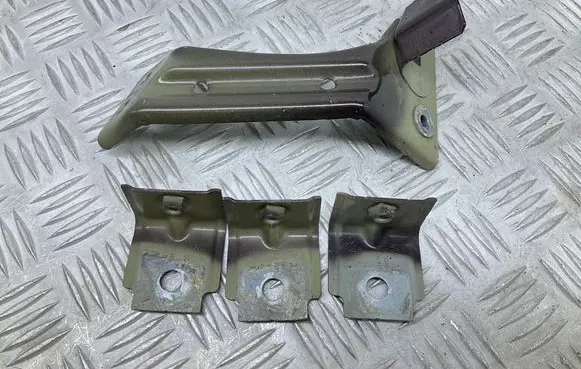 Volkswagen PASSAT B8 Fender mounting bracket 3G0821141 3G0809471