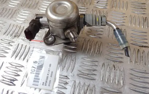 KIA Sportage Fuel injection high pressure pump 353202B220 0261520378 4008681347