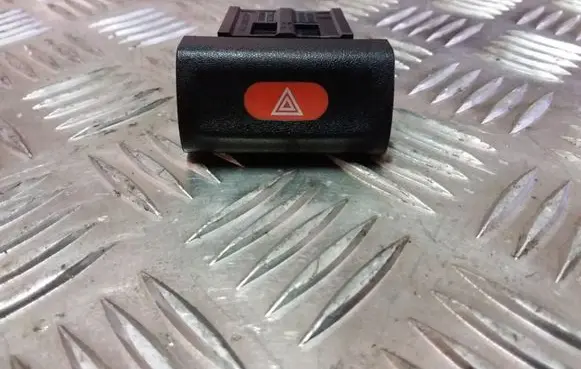 Opel Vectra B Hazard light switch 90565714