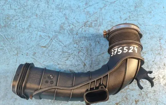 BMW 5 F10 F11 Air intake hose/pipe 1371850847