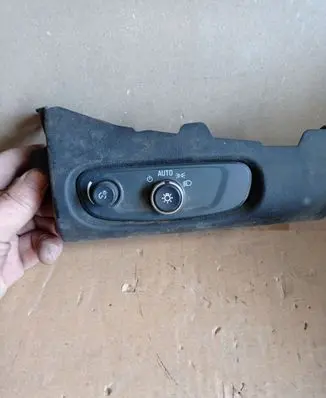 Chevrolet Volt II Light switch 22992801