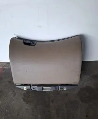 Volvo V70 Glove box 8650324 SB180735