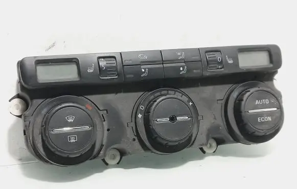 Skoda Octavia Mk2 (1Z) Climate control unit 74793251