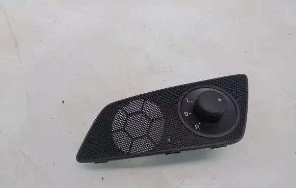 Skoda Octavia Mk2 (1Z) Wing mirror switch