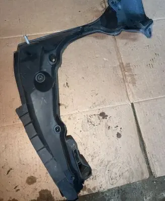 BMW X5 E53 Other engine bay part 8408769