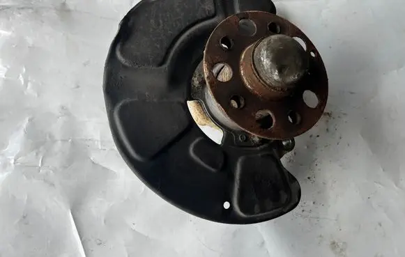 Mercedes-Benz E W212 Front wheel hub 