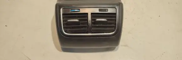 Rear air vent grill