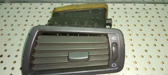 Citroen C8 Dashboard side air vent grill/cover trim 8282 1484108077 1491963077
