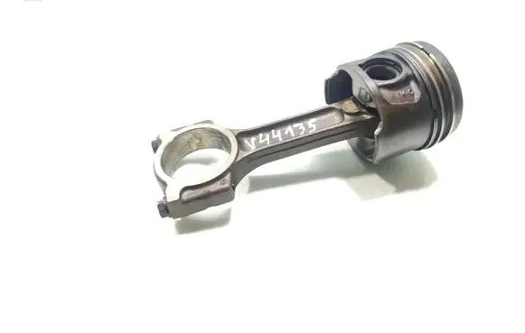 Nissan Qashqai Piston with connecting rod 