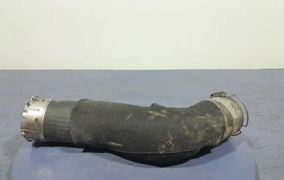 BMW X5 E53 Air intake hose/pipe 8599392