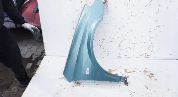 Nissan Primera Fender