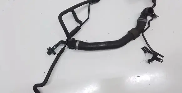 Volkswagen PASSAT B8 Engine coolant pipe/hose 5Q0122101CN 5Q0121064BB