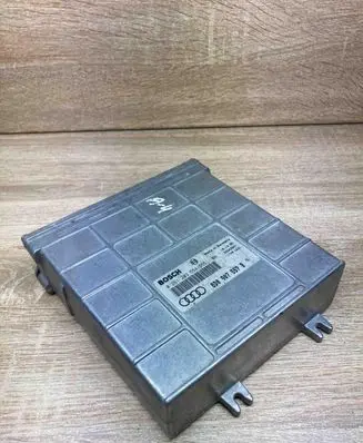 Audi A4 S4 B5 8D Engine control unit/module ECU 8D0907557B 261203554
