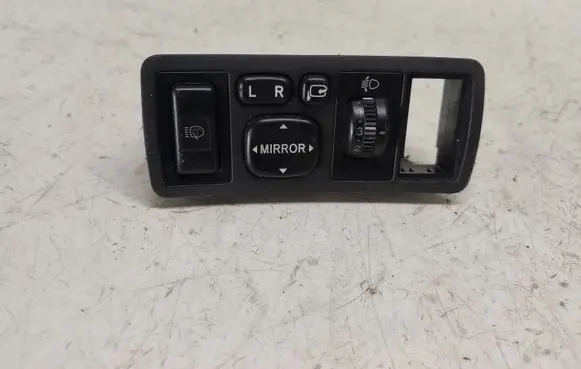 Toyota Avensis T250 Wing mirror switch
