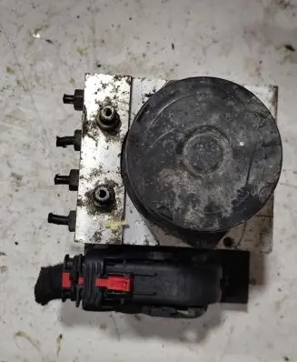 Skoda Fabia Mk2 (5J) ABS Pump 0265951045 88816L1297