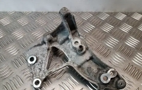 Ford Focus Generator/alternator bracket 