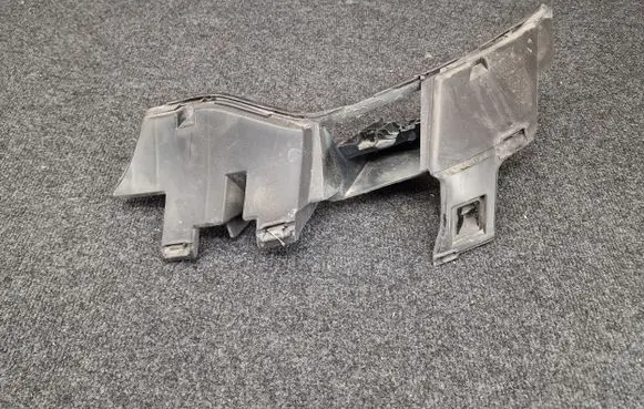 Front bumper mounting bracket