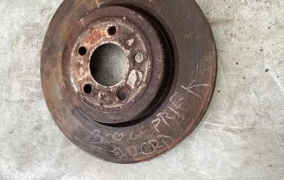 Chrysler 300 - 300C Front wheel hub
