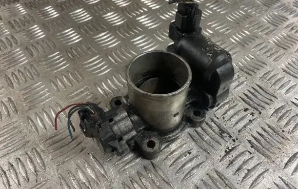Toyota Avensis T250 Throttle valve