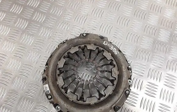 Dacia Logan II Pressure plate 302101221r 1037501 302056252r