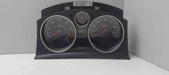 Opel Zafira B Speedometer (instrument cluster) 13225981