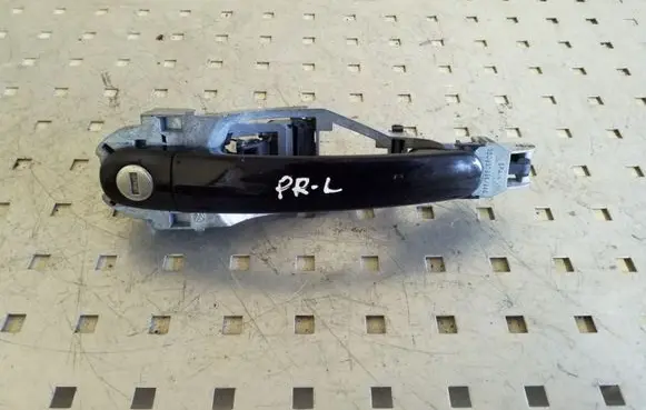 Volkswagen Polo IV 9N3 Front door exterior handle 3B0837886