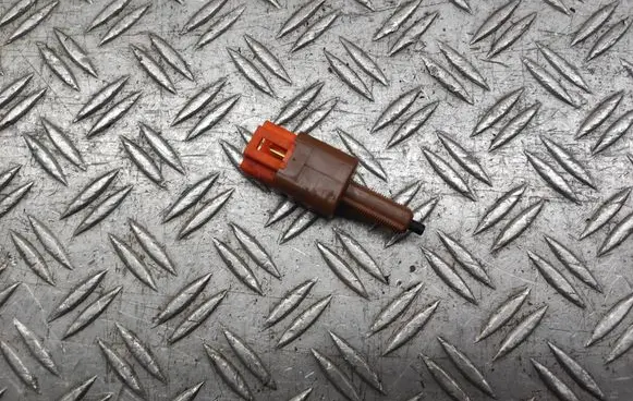 Nissan Qashqai Brake pedal sensor switch 16524MN