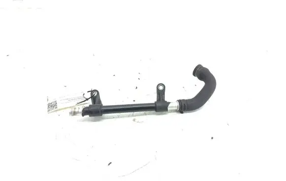 Mercedes-Benz Vito Viano W639 Engine coolant pipe/hose a6398302215