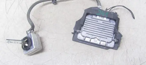 Ford Kuga II Xenon control unit/module 89089352