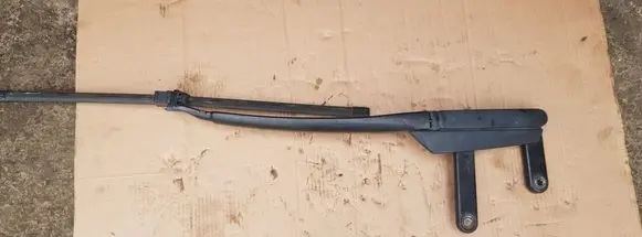 Volkswagen Touareg I Front wiper blade arm 74560