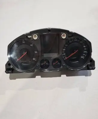 Volkswagen PASSAT B6 Speedometer (instrument cluster) 3C0920871 V0007000