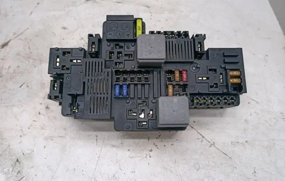 Mercedes-Benz C W205 Fuse box set 58K616F00 A2139065706 192810661