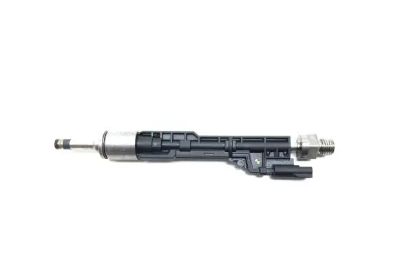 BMW 5 G30 G31 Fuel injector 0261500356 060
